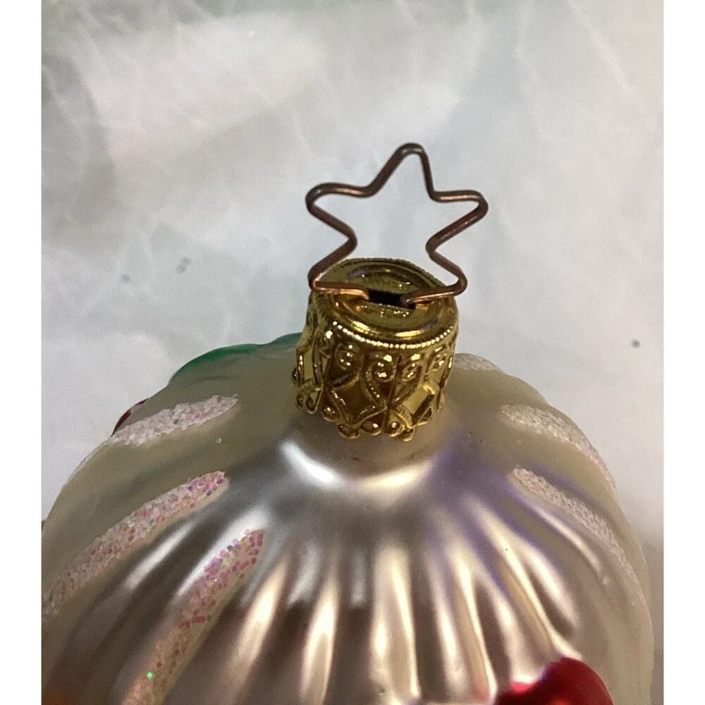 Inge-Glas of Germany this hand